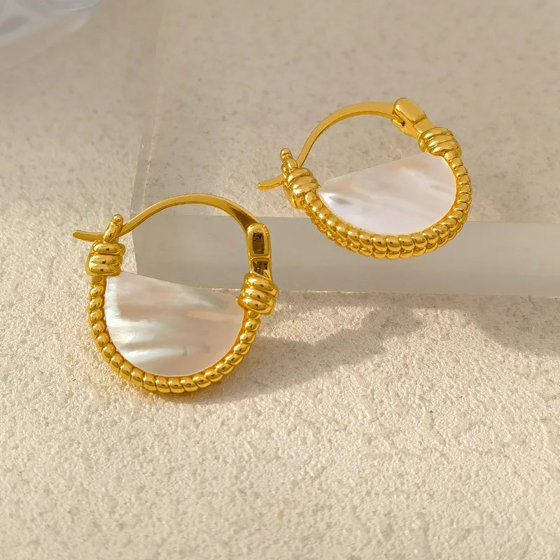 Retro Elegant Shell Earrings