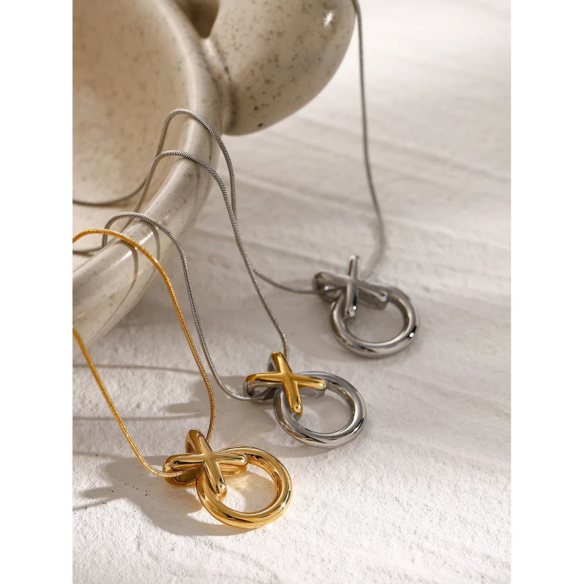 18k XO Love Knot Necklace
